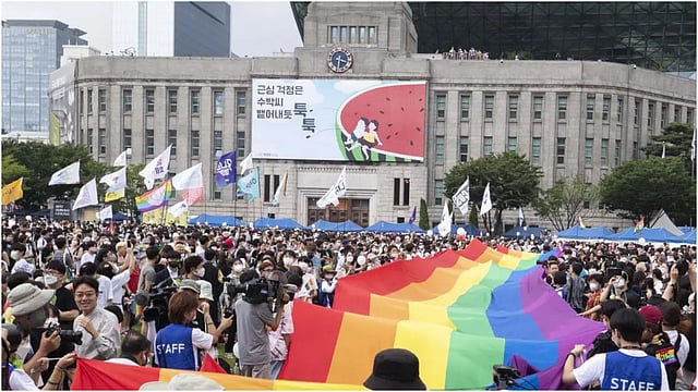 South Korea Supreme Court Upholds Insurance Rights, Benefits For Same-Sex Couples 